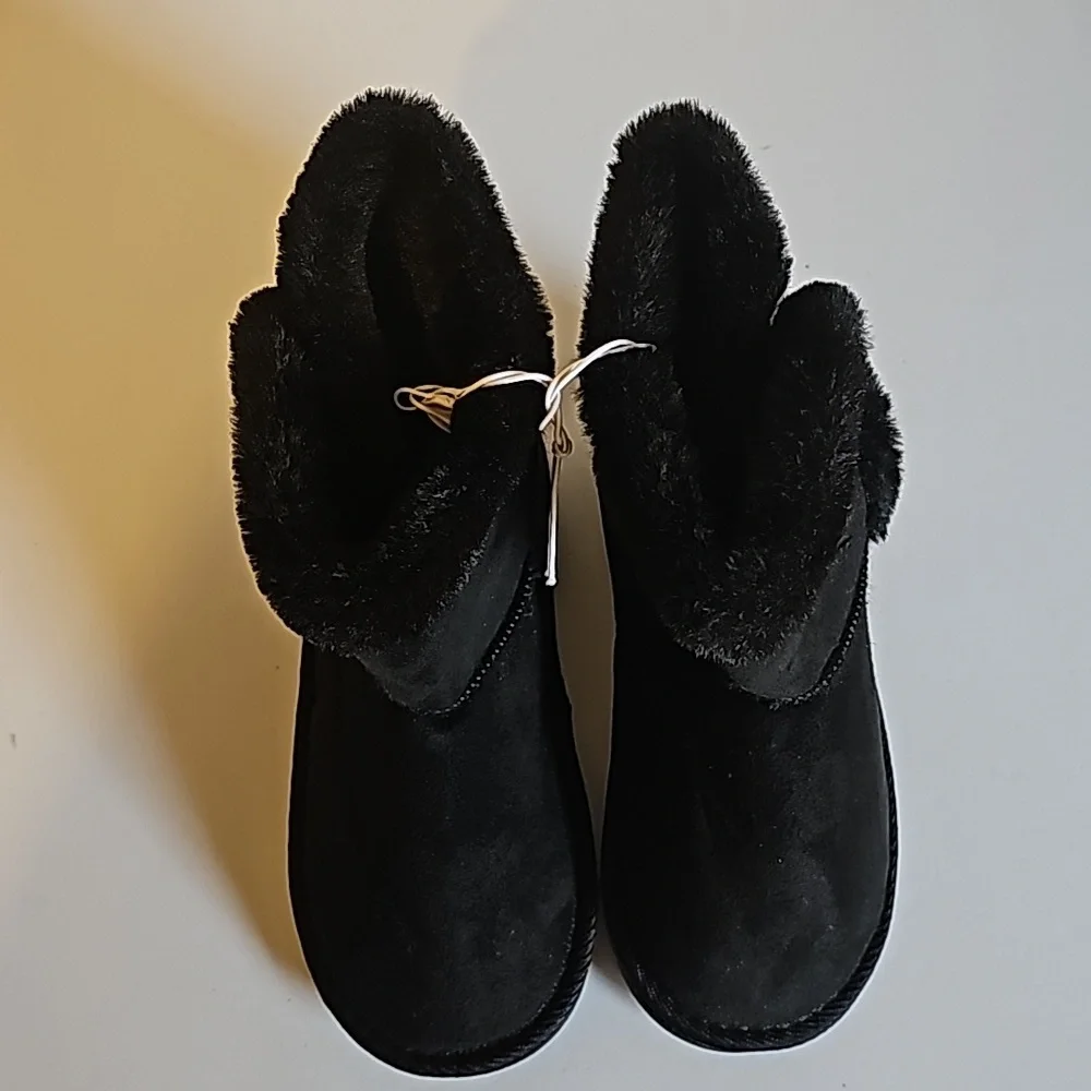 US Sports Girl's Black, faux fur lined, Suede Boots‎ Size 2